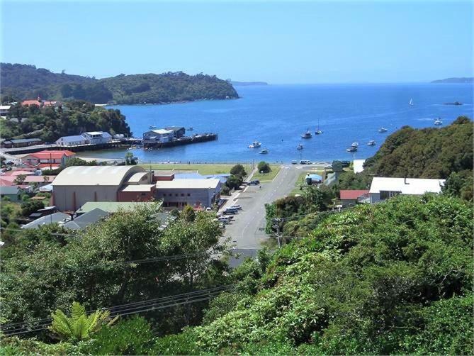 ハーフムーンベイ Stewart Island Backpackersホステル エクステリア 写真
